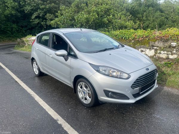Ford Fiesta Hatchback, Petrol, 2013, Silver