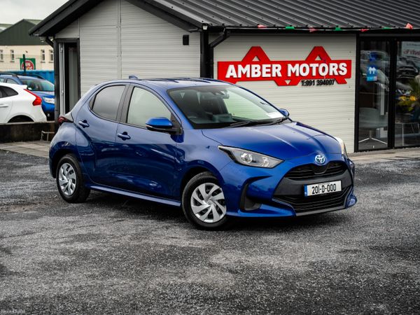 Toyota Yaris Hatchback, Petrol Hybrid, 2020, White