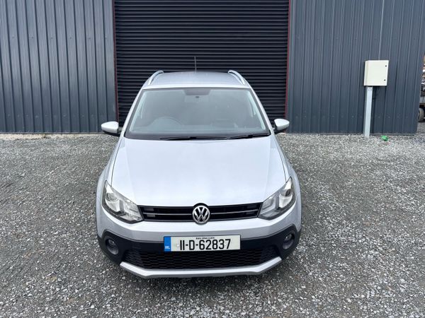 Volkswagen Polo Hatchback, Petrol, 2011, Silver