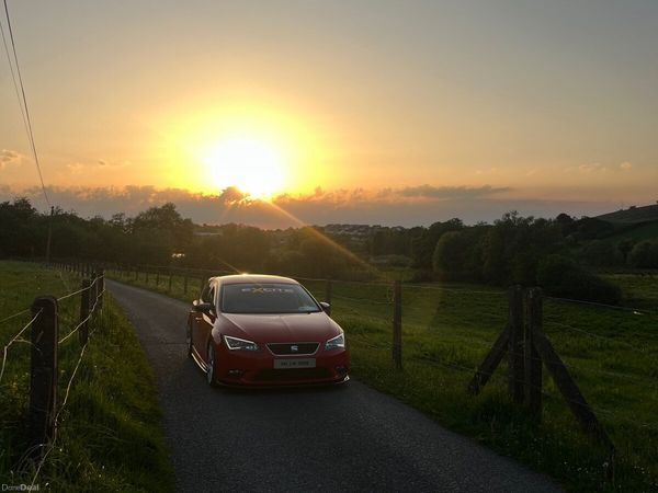 SEAT Leon Hatchback, Petrol, 2014, Red