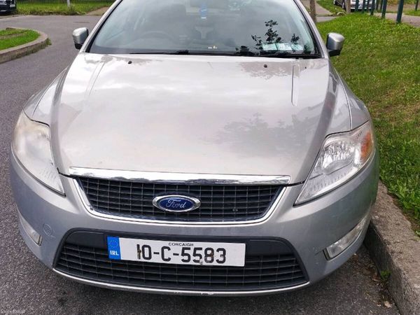Ford Mondeo Saloon, Diesel, 2010, Gold