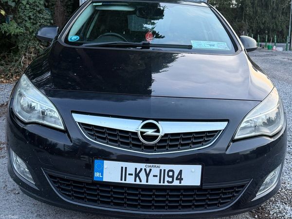 Opel Astra Hatchback, Diesel, 2011, Black