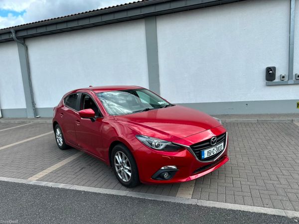 Mazda Mazda3 Hatchback, Diesel, 2015, Red