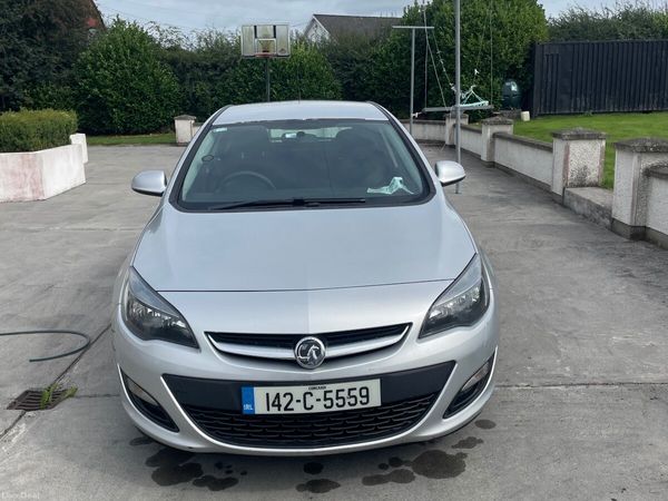 Vauxhall Astra Hatchback, Diesel, 2014, Silver