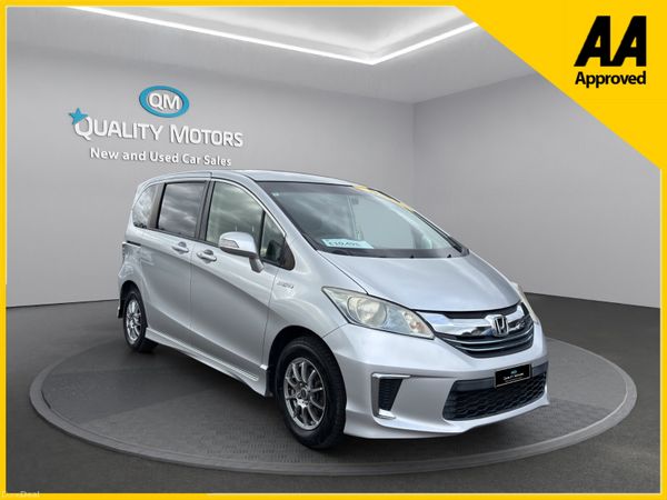 Honda Freed MPV, Petrol Hybrid, 2014, Silver