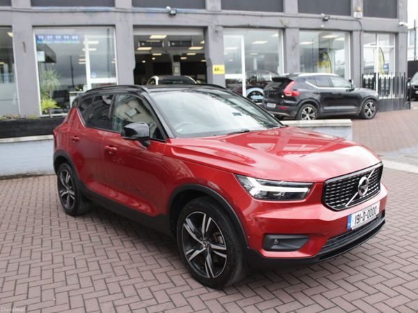 Volvo XC40 MPV, Petrol, 2019, Red