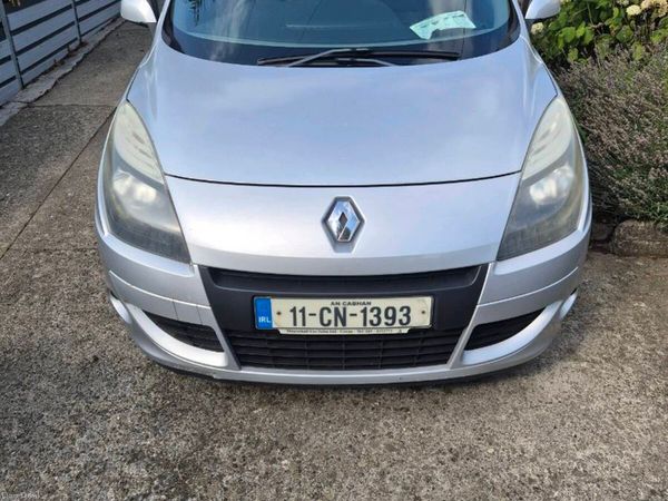 Renault Scenic MPV, Diesel, 2011, Silver