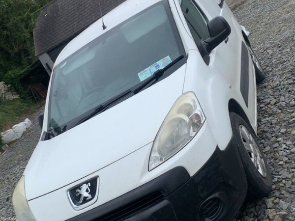 Peugeot Partner MPV, Diesel, 2012, White