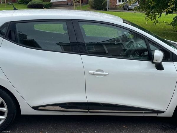 Renault Clio Hatchback, Petrol, 2019, White