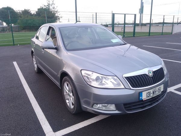 Skoda Octavia Saloon, Diesel, 2013, Grey