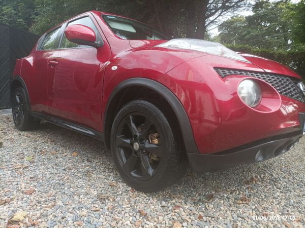 Nissan Juke SUV, Petrol, 2011, Red