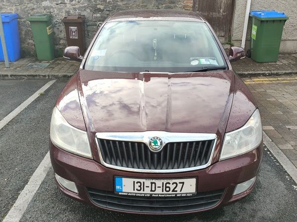 Skoda Octavia Saloon, Diesel, 2013, Red