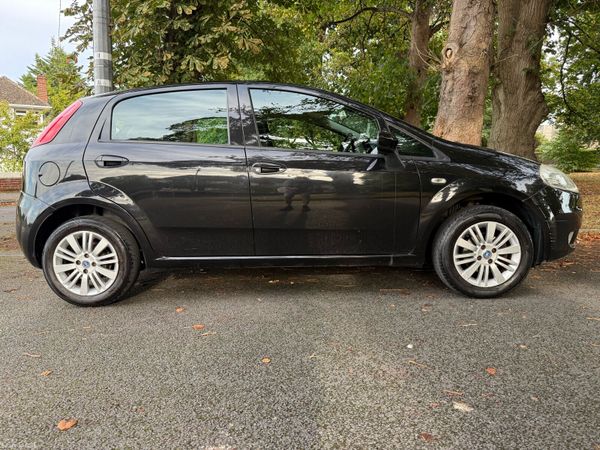 Fiat Punto Hatchback, Petrol, 2011, Black