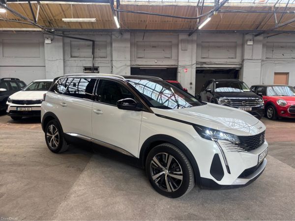 Peugeot 5008 MPV, Diesel, 2024, White