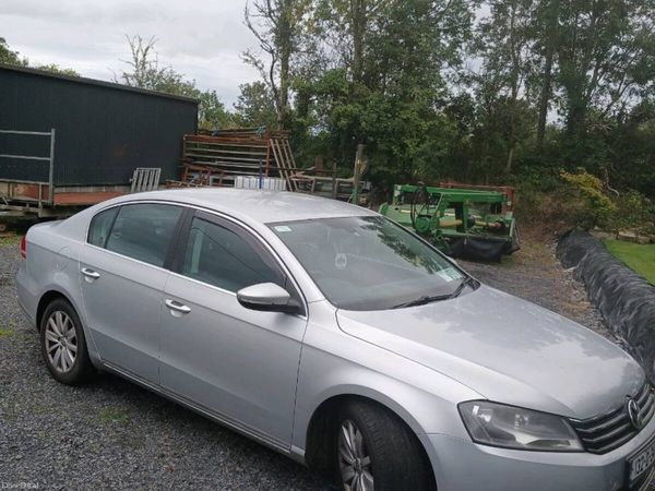 Volkswagen Passat Saloon, Diesel, 2013, Silver