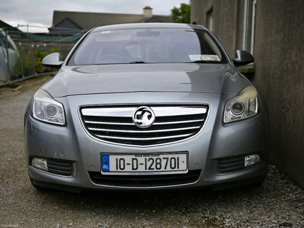 Vauxhall Insignia Hatchback, Diesel, 2010, Silver