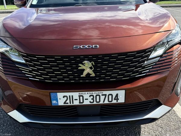 Peugeot 5008 MPV, Petrol, 2021, Brown