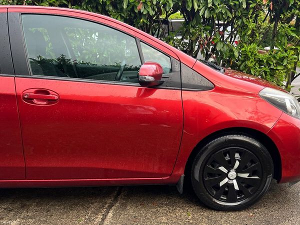 Toyota Yaris Hatchback, Petrol, 2015, Red