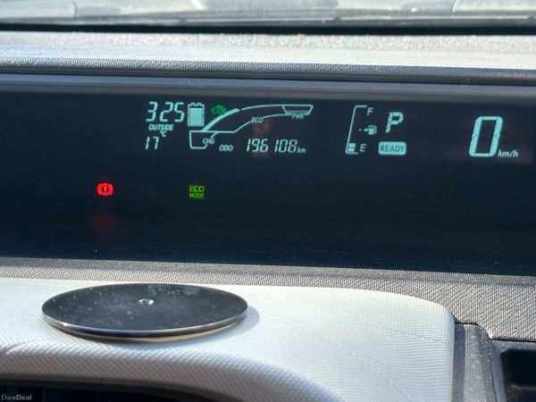 Toyota Aqua Hatchback, Petrol Hybrid, 2015, White