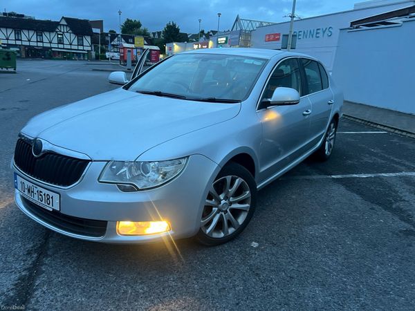 Skoda Superb Hatchback, Diesel, 2010, Silver