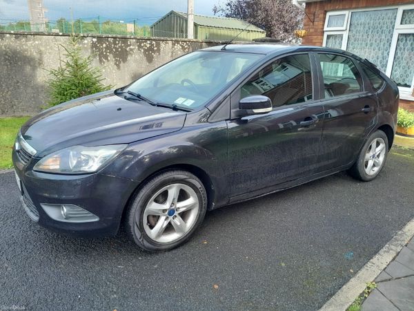 Ford Focus Hatchback, Petrol, 2010, Black