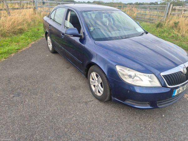Skoda Octavia Hatchback, Diesel, 2010, Blue