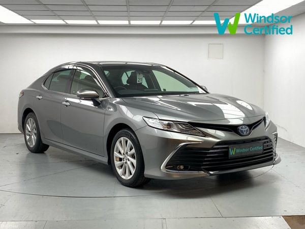 Toyota Camry Saloon, Petrol, 2021, 