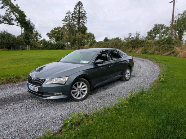Skoda Superb Hatchback, Diesel, 2019, Grey