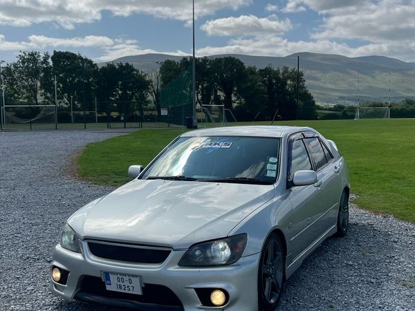 Lexus IS Saloon, Petrol, 2000, Silver