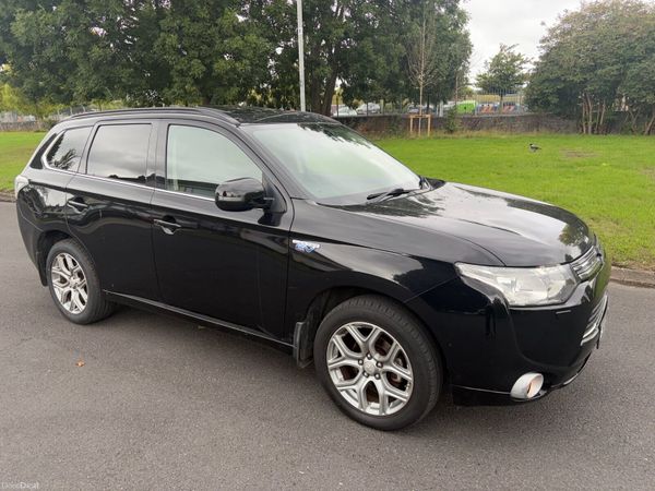 Mitsubishi Outlander SUV, Petrol Plug-in Hybrid, 2015, Black
