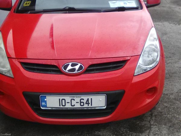 Hyundai i20 Hatchback, Petrol, 2010, Red