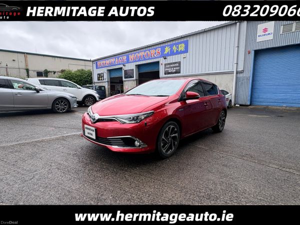 Toyota Auris Hatchback, Petrol Hybrid, 2016, Red