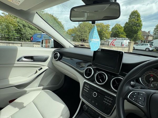 Mercedes-Benz CLA Saloon, Petrol, 2015, Silver