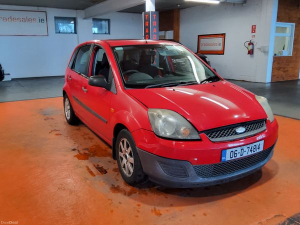 Ford Fiesta Hatchback, Petrol, 2006, Red