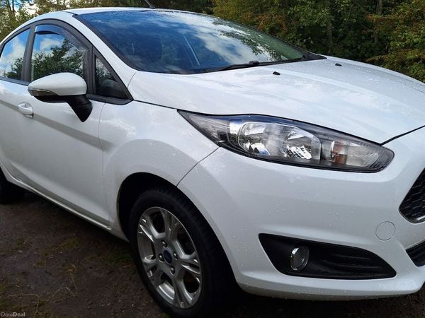 Ford Fiesta Hatchback, Petrol, 2017, White