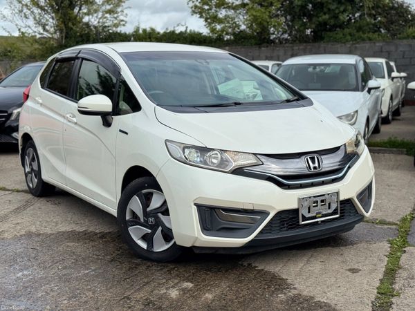 Honda Fit Hatchback, Petrol Hybrid, 2014, White