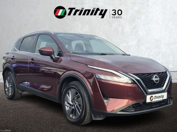 Nissan Qashqai MPV, Petrol, 2023, Red