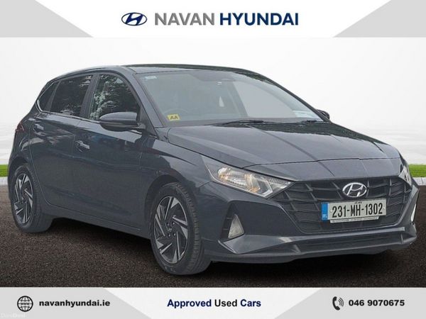 Hyundai i20 Hatchback, Petrol, 2023, Grey