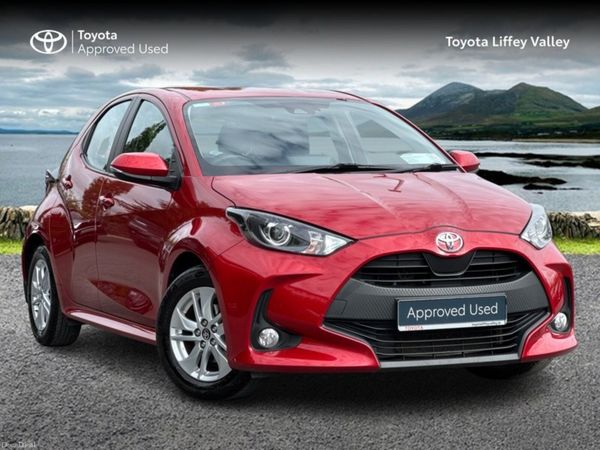 Toyota Yaris Hatchback, Petrol, 2022, Red