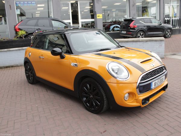 Mini Cooper Hatchback, Diesel, 2016, Yellow