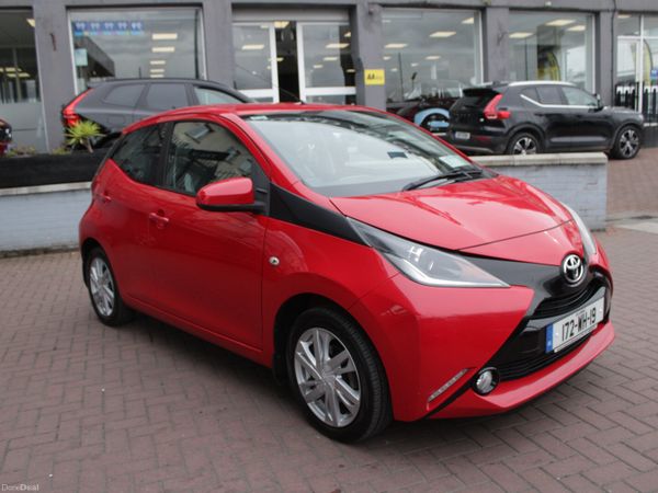 Toyota Aygo Hatchback, Petrol, 2017, Red