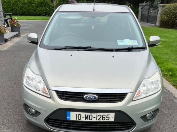 Ford Focus Hatchback, Diesel, 2010, Gold