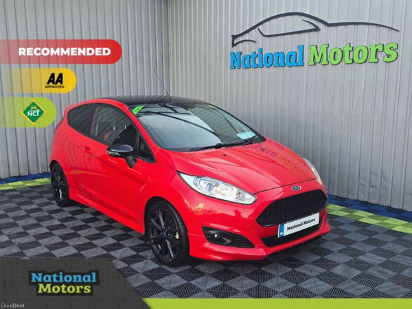 Ford Fiesta Hatchback, Petrol, 2014, Red