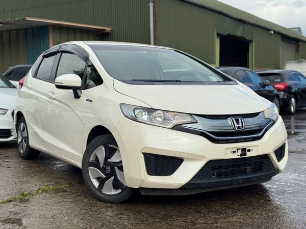 Honda Fit Hatchback, Petrol Hybrid, 2015, White