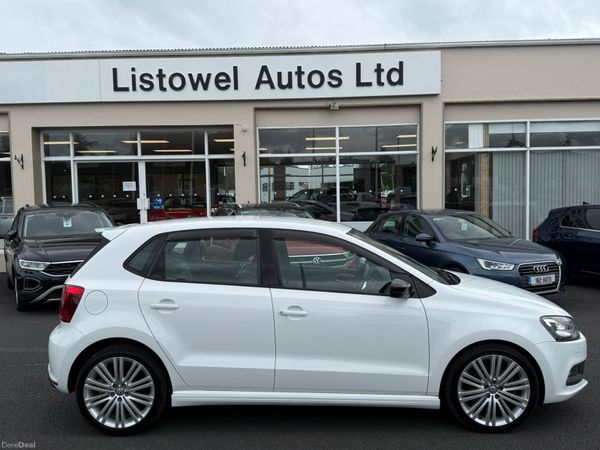 Volkswagen Polo Hatchback, Petrol, 2016, White