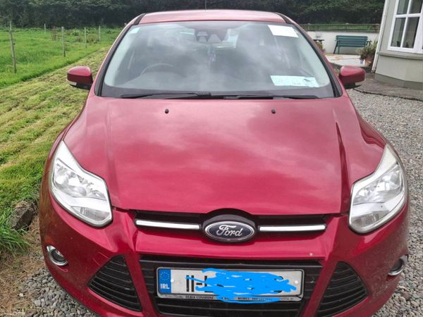 Ford Focus Hatchback, Diesel, 2011, Red