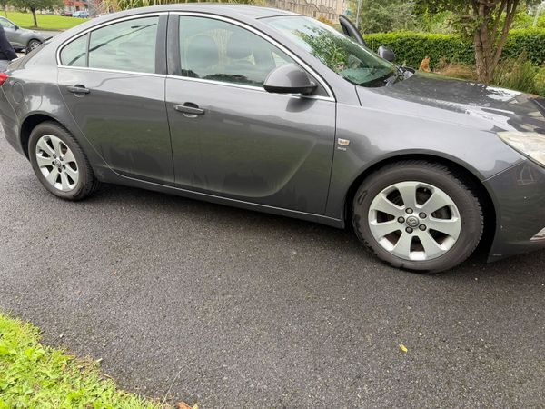 Vauxhall Insignia Hatchback, Diesel, 2011, Grey