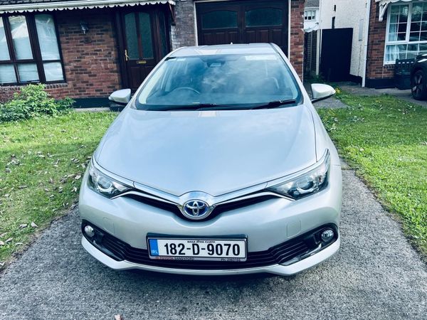 Toyota Auris MPV, Petrol Hybrid, 2018, Grey
