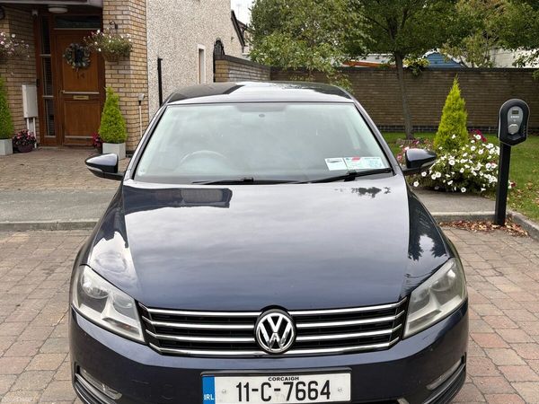 Volkswagen Passat Saloon, Diesel, 2011, Blue