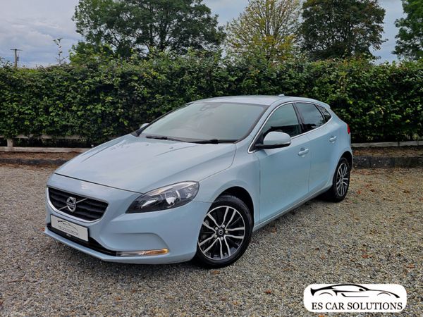 Volvo V40 Hatchback, Petrol, 2016, Blue